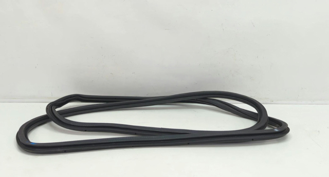 Ущільнювач дверей задніх, (на кузові) 4L0833721A VAG