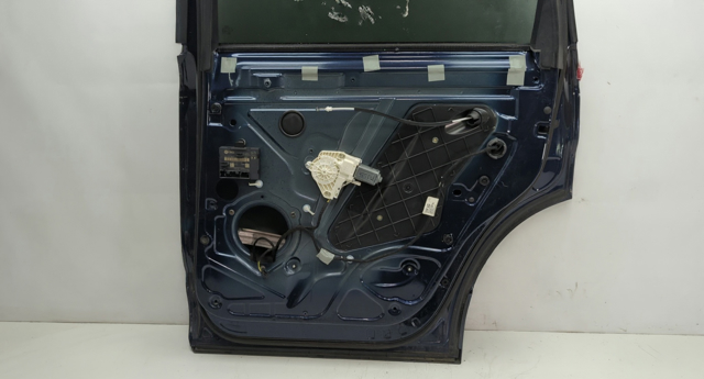 Склопідйомник задніх правих дверей 4L0839462A VAG
