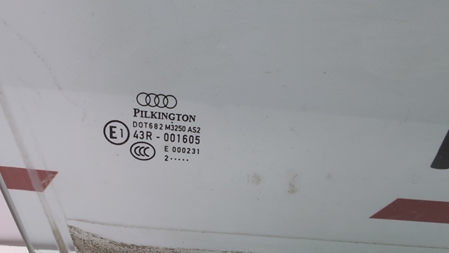 Скло передніх дверей, правих 4L0845202A VAG