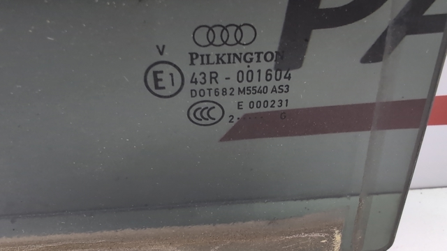 Скло задньої двері правої 4L0845206A VAG