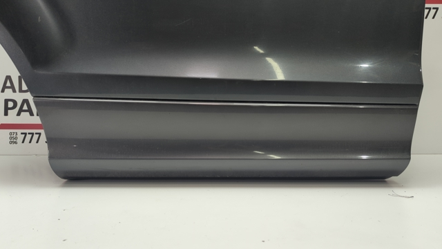 Молдинг задніх правих дверей, нижній 4L0853970FGRU VAG