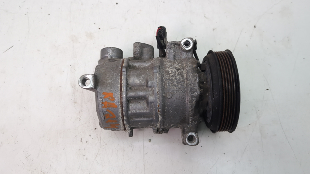 Компресор кондиціонера 4M0820803M VAG