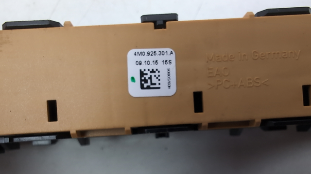 Блок кнопок центральної консолі 4M0925301A VAG