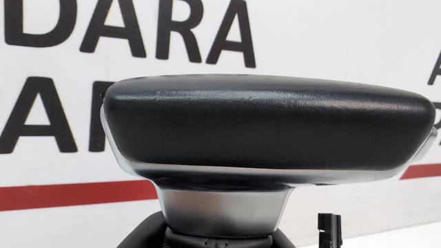 Рукоятка важеля КПП 4M1713139F1KT VAG