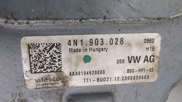 Авто генератор 4N1903028 VAG