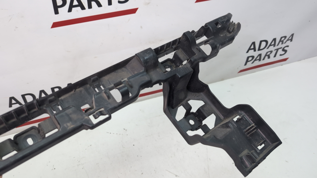 Кронштейн бампера заднього, центральний 51128494944 BMW