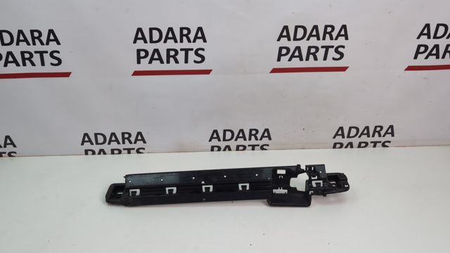 Кронштейн бампера заднього, центральний 51129883545 BMW
