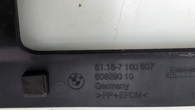 Кронштейн заднього номерного знака 51139448724 BMW
