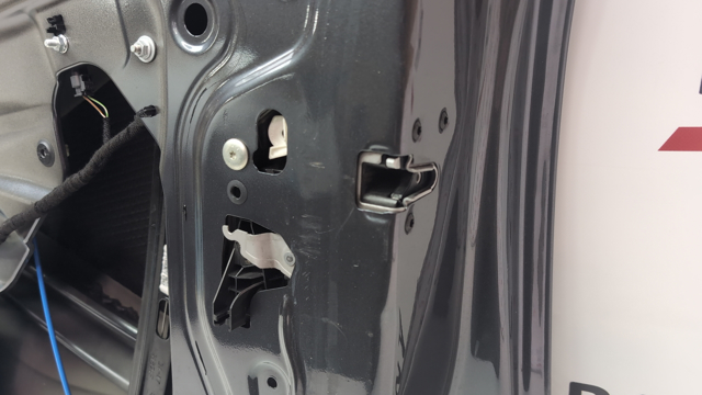 Внутрішній дверний замок 51217281934 BMW