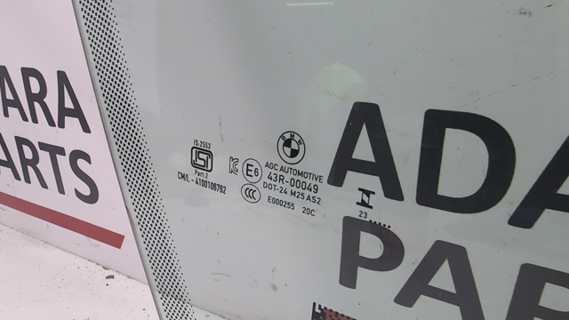 Скло пасажирських дверей 51337474356 BMW
