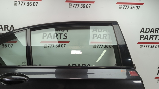 Скло задніх дверей, правих 51357182094 BMW