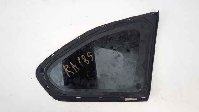 Скло багажника, ліве 51377406871 BMW
