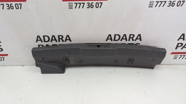 Накладка задньої панелі багажника 51479113340 BMW