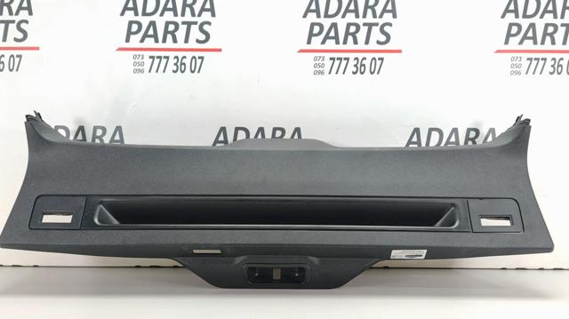 Обшивка ляди 51497327824 BMW