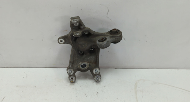 Цапфа поворотного кулака 527204R010 HYUNDAI