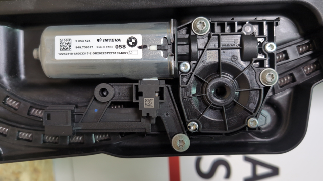 Деталі люків облицювання кузова 54105A17EC5 BMW