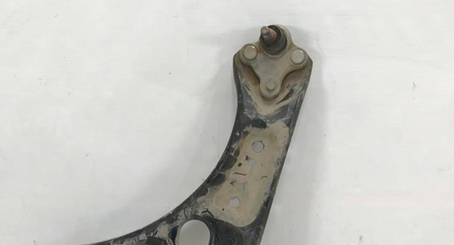 Кульова опора, нижня, ліва 54530F2000 HYUNDAI