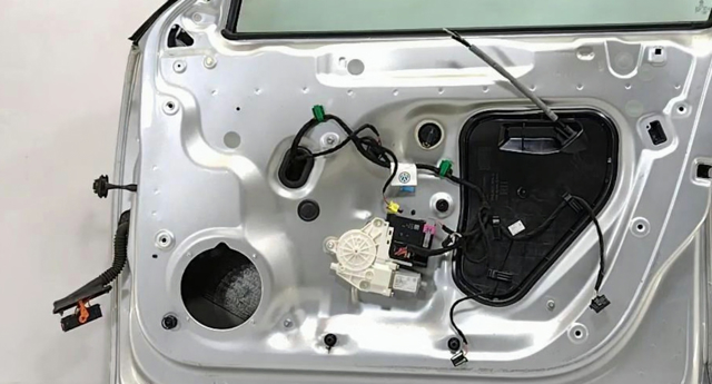 Механізм склопідіймача двері передньої, правої Volkswagen Passat ALLTRACK B8