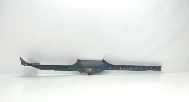 Накладка зовнішня (молдинг) порога, правий 561853372C82V VAG