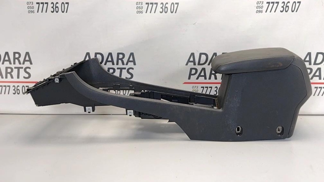 Центральна консоль торпеди 561863241E95T VAG