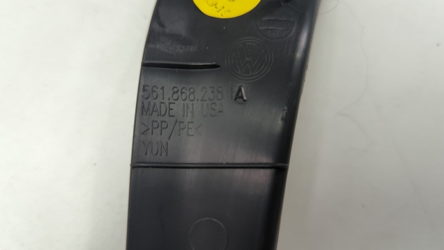 Обшивка стійки кузова внутрішня, передня права 561868238A82V VAG