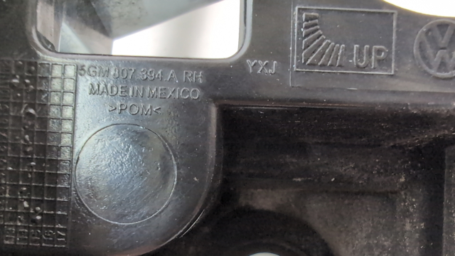Напрямна заднього бампера, права 5GM807394A VAG