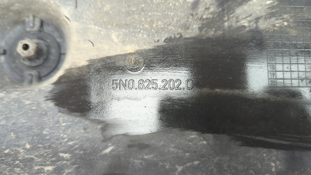 Захист днища, правий 5N0825202D VAG