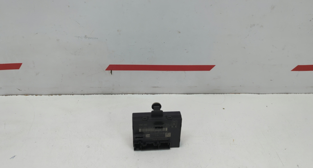 Блок комфорту задніх дверей 5Q0959395E VAG