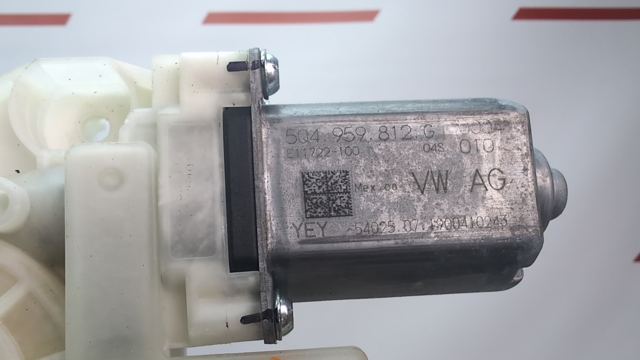 Двигун стеклопод'емника двері задньої, правої 5Q4959812G VAG