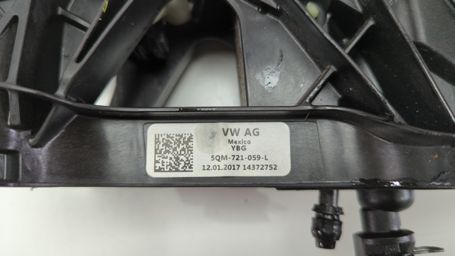5QM721373A VAG