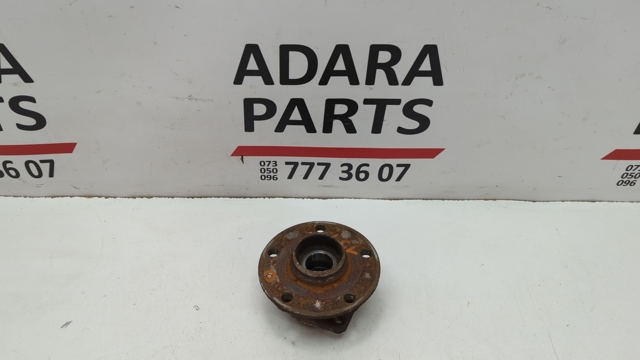 Маточина (передня) Skoda Octavia 3 A7