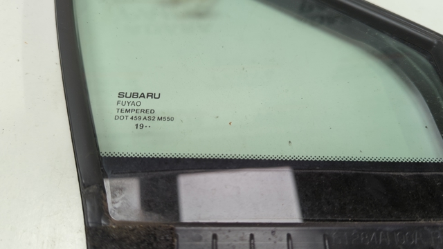 Скло-кватирка дверей, передніх, правих 61011AN10A SUBARU