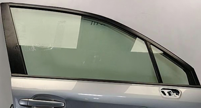 Скло передніх дверей, правих 61011SG000 SUBARU