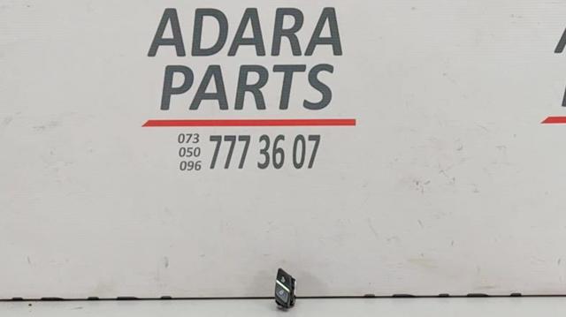 Кнопка блокавання дверей 61316801352 BMW