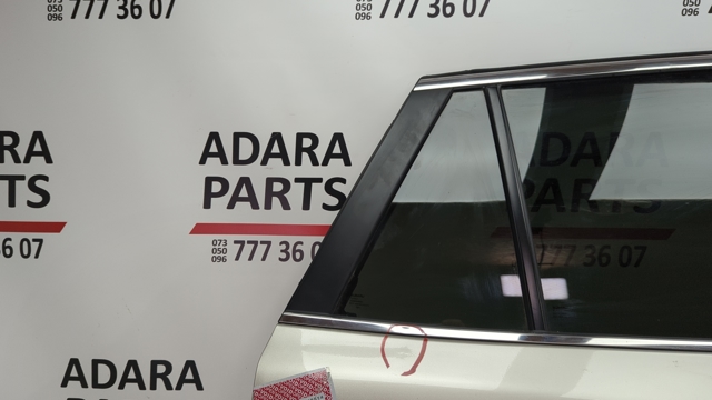 Кватирка двері трикутник, задня, права 62012AN32A SUBARU