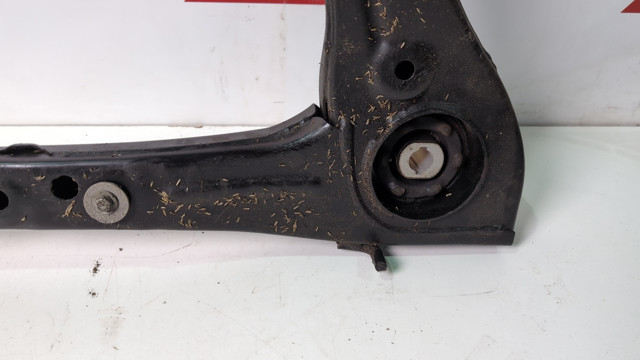 Передня балка 62405L1000 HYUNDAI