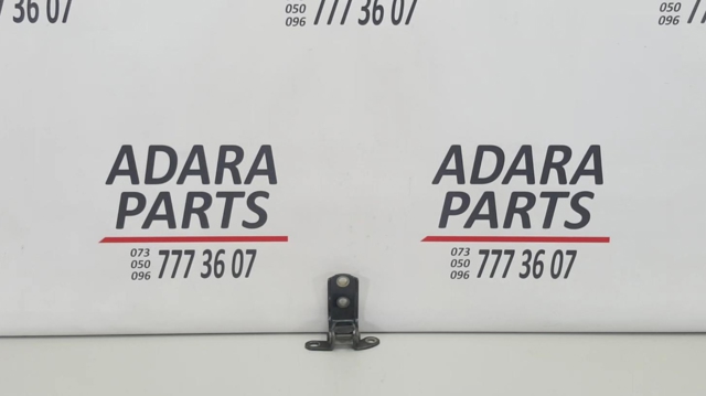 Дверний шарнір задній правий 6877002050 TOYOTA