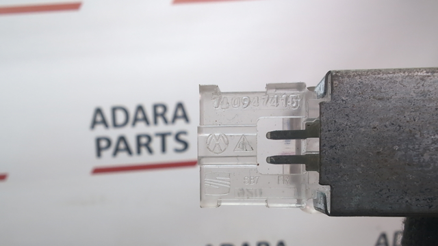 Плафон підсвічення бардачка 7L0947415 VAG