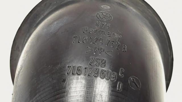Патрубок повітряний, вхід повітряного фільтра 7L6129609C VAG