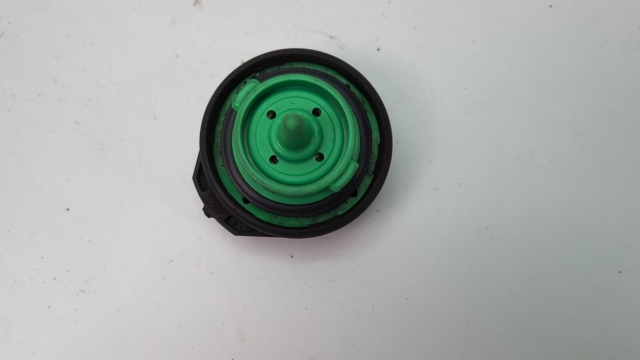Пробка паливного бака 7L8201550J VAG