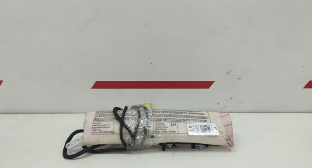 Подушка Айрбег спинки сидіння лівого 7P0880241D VAG