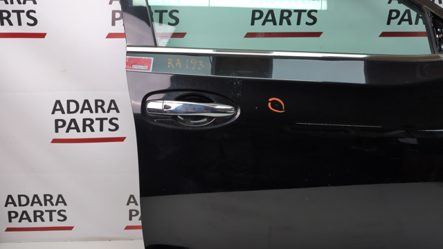 Тримач зовнішньої ручки дверей, передньої правої 806105AA0A NISSAN