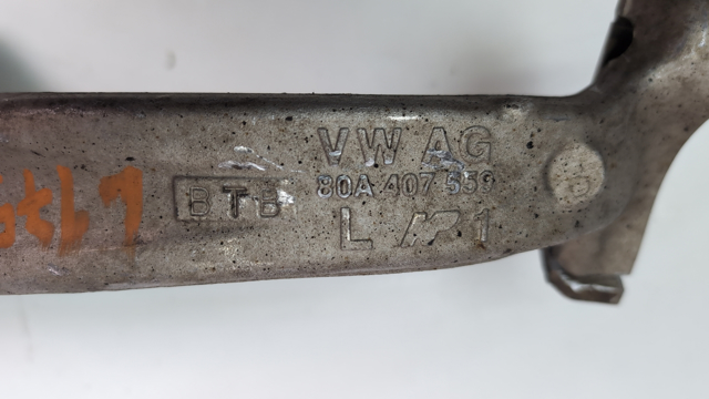 Цапфа передня ліва 80A407253C VAG
