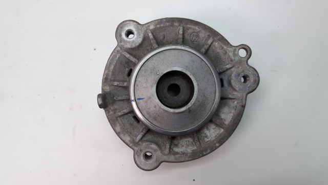 Кріплення переднього амортизатора 80A412377 VAG