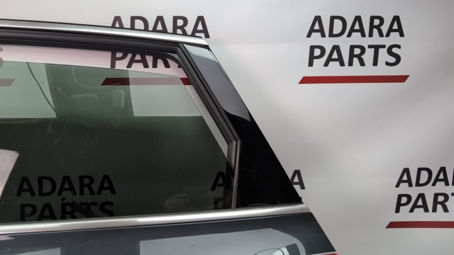 Накладка задньої двері, лівої, вертикальна 80A839903B5FQ VAG