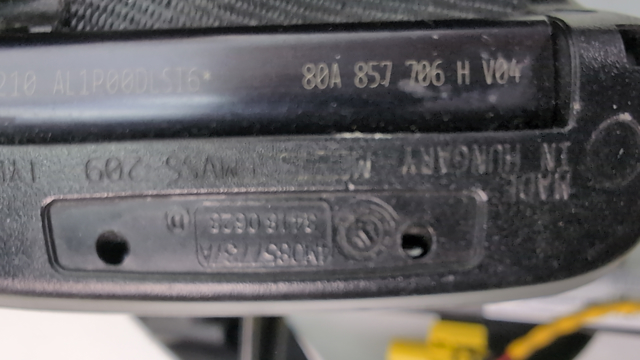 Ремінь безпеки передній правий 80A857706HV04 VAG