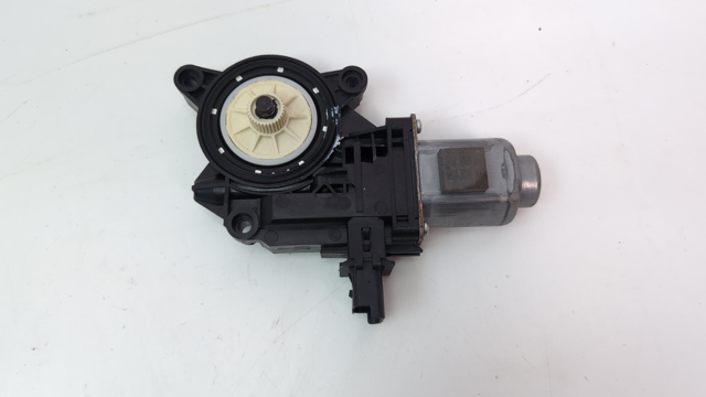 Двигун склопідіймача двері передньої, лівої 82450F2010 HYUNDAI