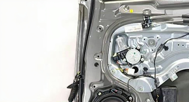 Мотор склопідйомника дверей передніх, правих 824601M000 HYUNDAI
