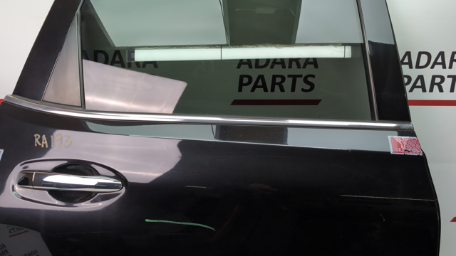 Молдинг опускного скла нижній, двері задньої, правої 828204CL0A NISSAN