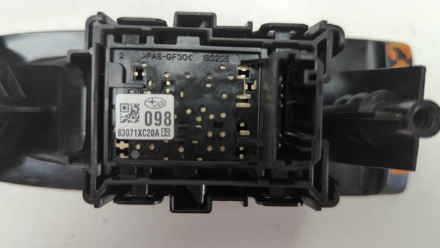 Кнопка підйомника заднього скла 83071XC31A SUBARU